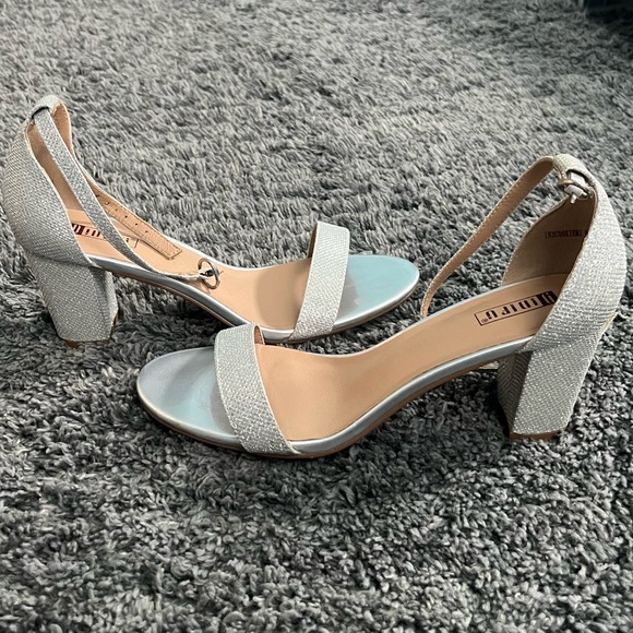 Heels - Picture 2 of 4